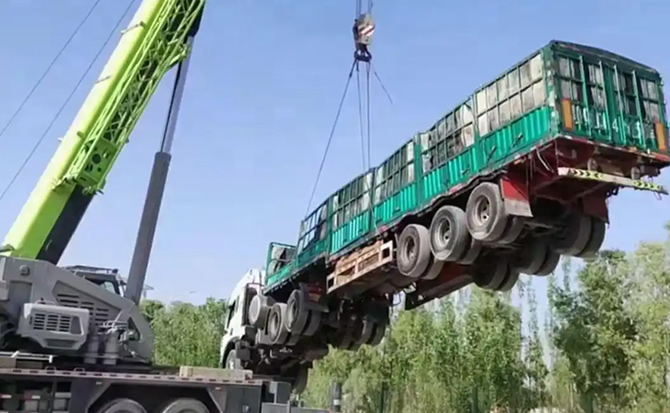 尖山区道路脱困救援案例