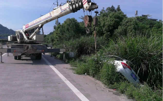 尖山区重载吊车救援 尖山区重载吊车救援